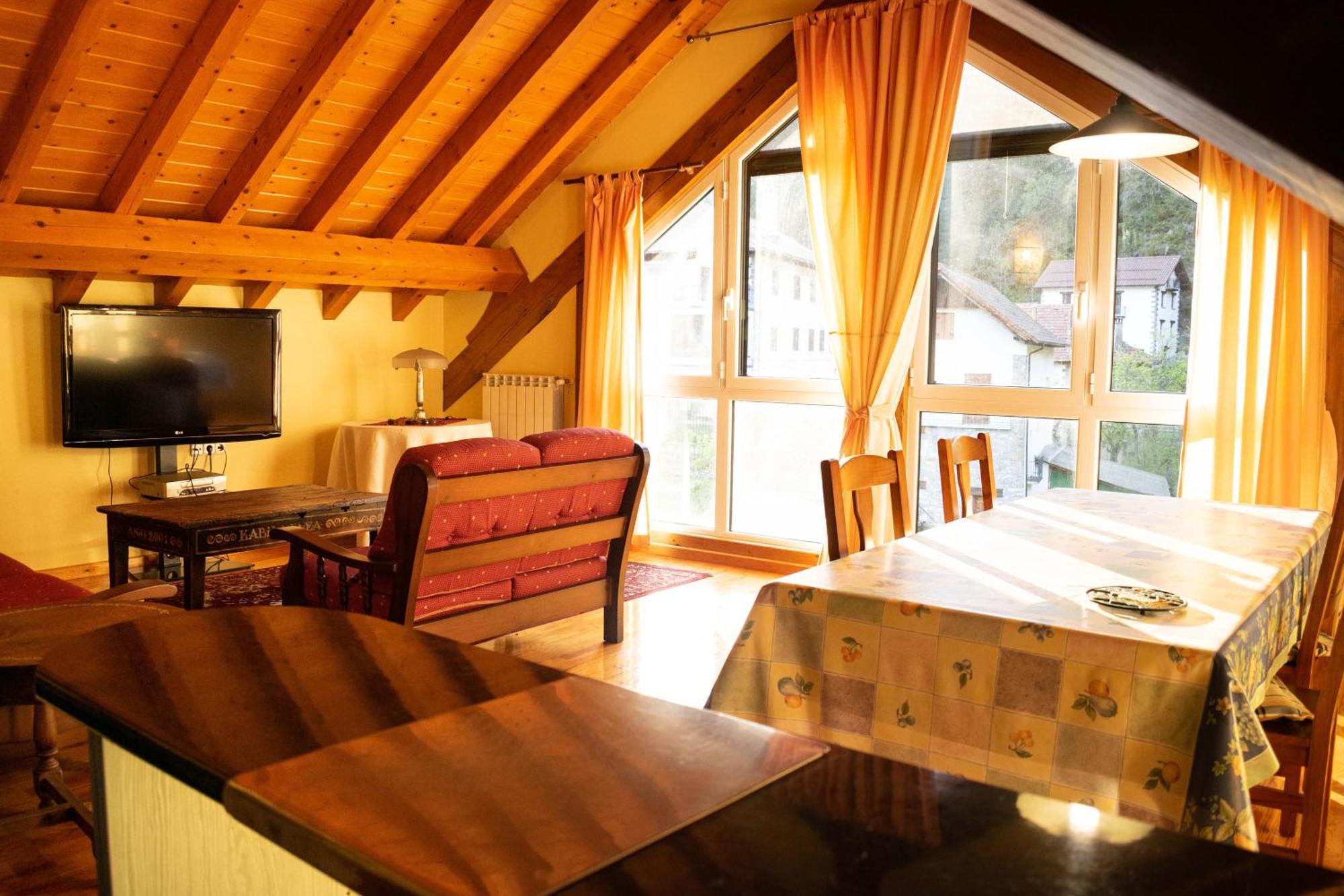 Kabila Enea 2 Apartment Uztarroz Екстериор снимка