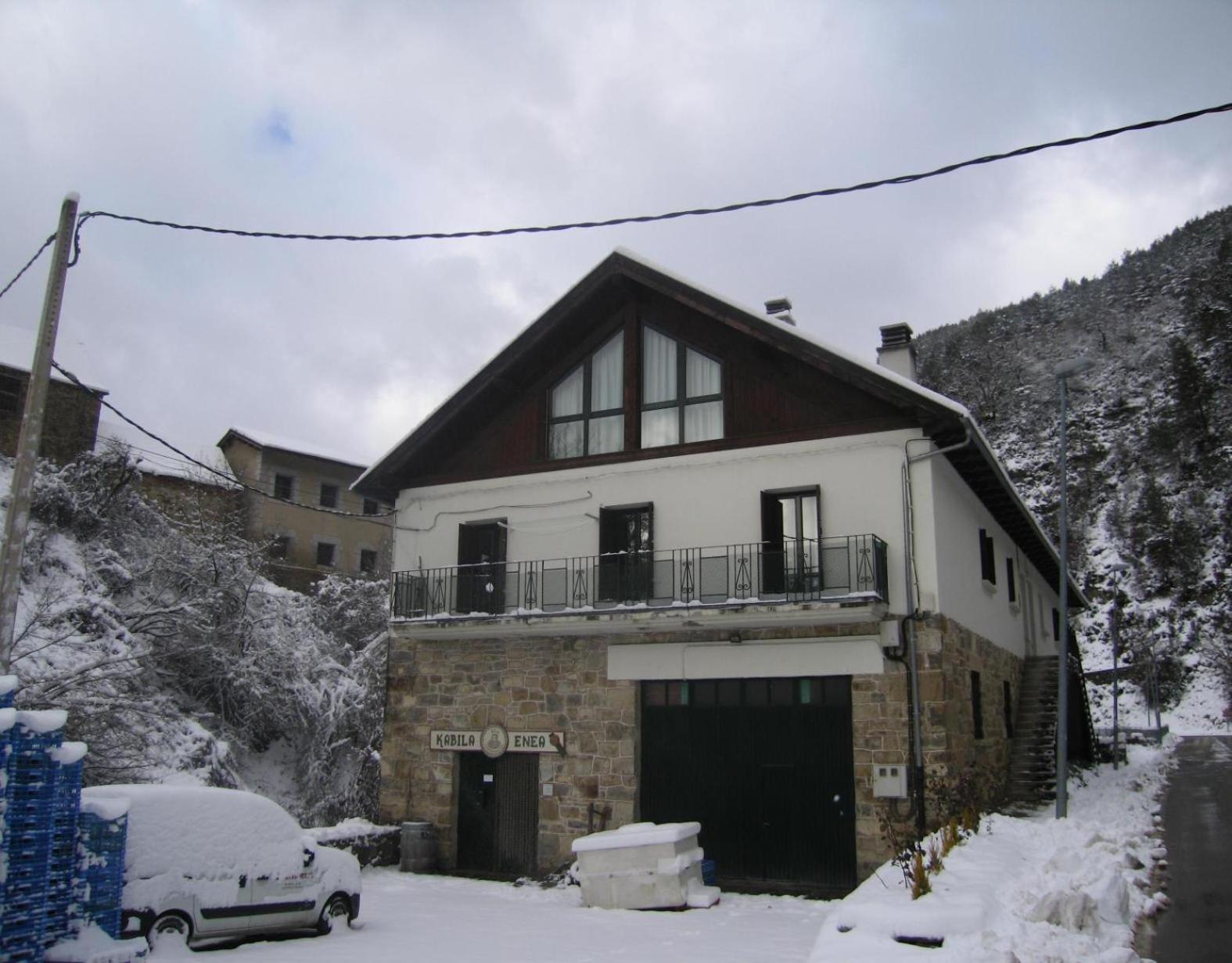 Kabila Enea 2 Apartment Uztarroz Екстериор снимка